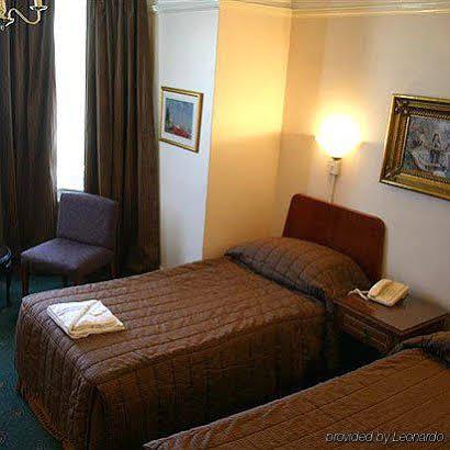 Courtlands Hotel อีสต์บอร์น ภายนอก รูปภาพ